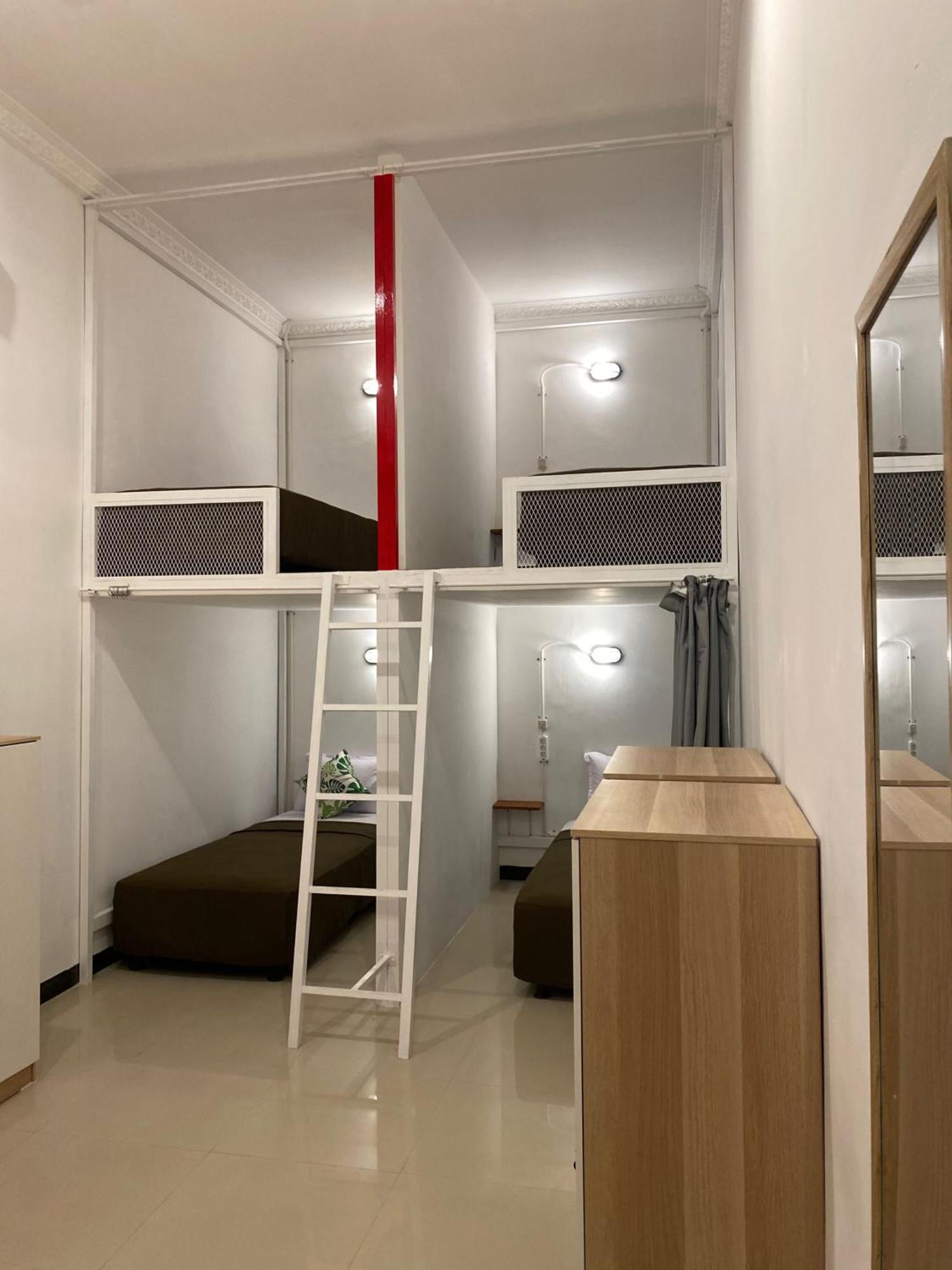 Revive By Snooze Hostel Banyuwangi  Ngoại thất bức ảnh